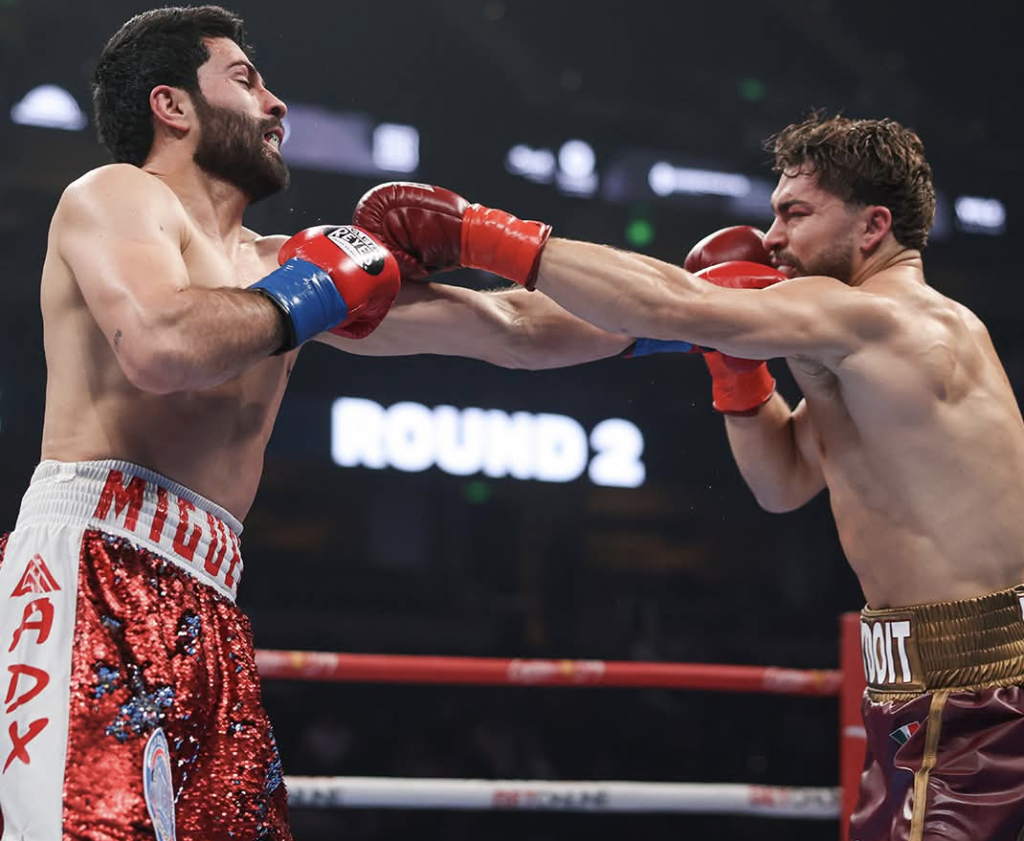 Oscar Duarte Stops Miguel Madueno in seven